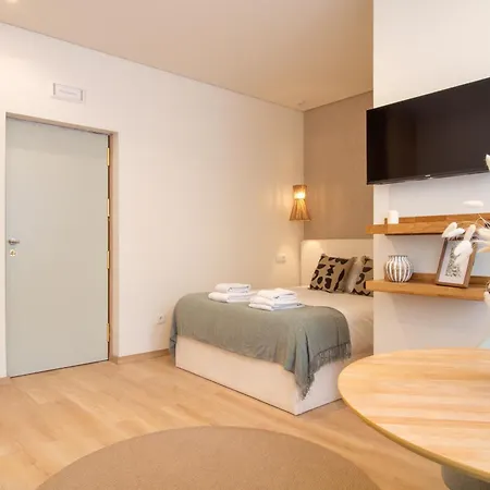 Caldeireiros By Lovelystay Oporto